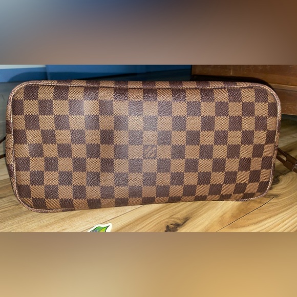 Authentic Louis Vuitton Neverfull damier ebene red - Picture 4 of 16